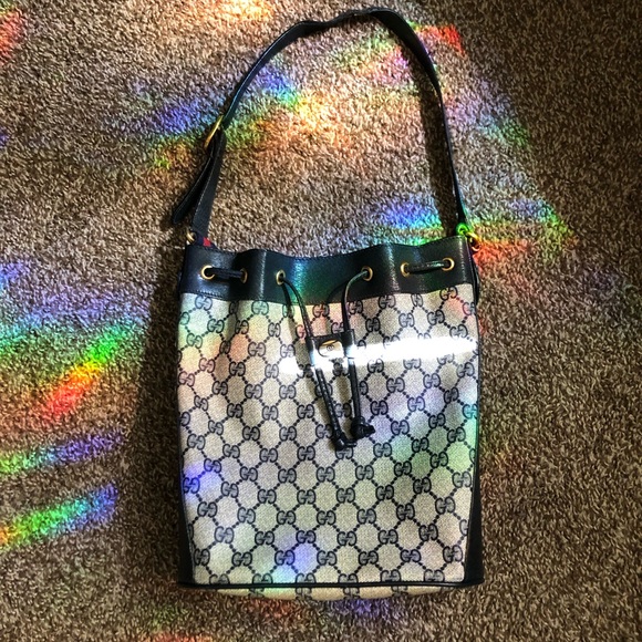 Vintage Gucci GG Supreme Drawstring Bucket Bag: 41.02.034 - Picture 2 of 14